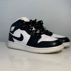 AIR JORDAN 1 MID CUSTOM